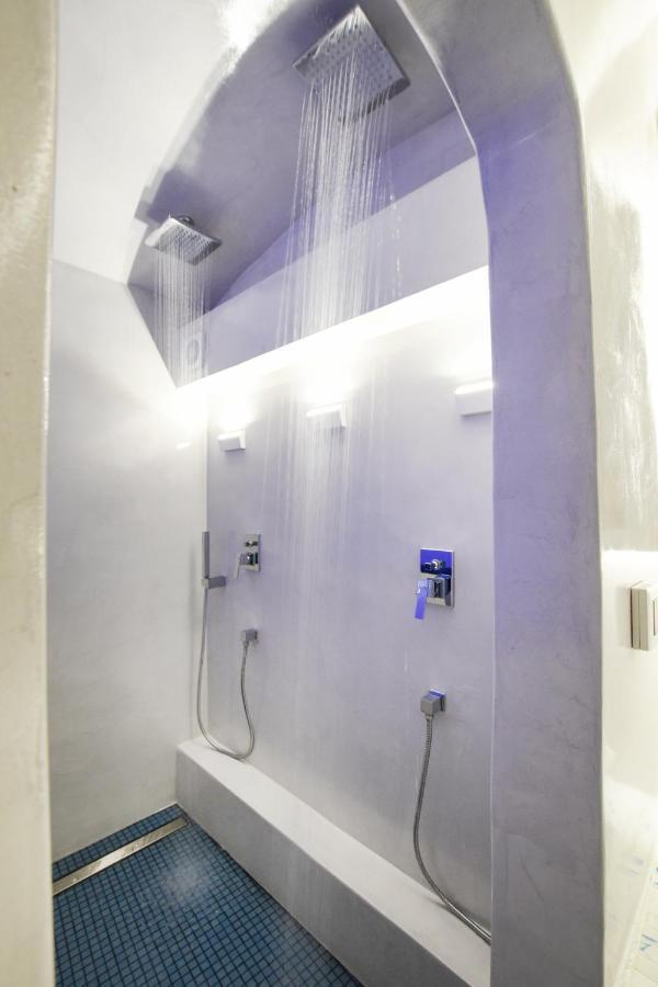 Blue White Residence Monólithos Exteriér fotografie